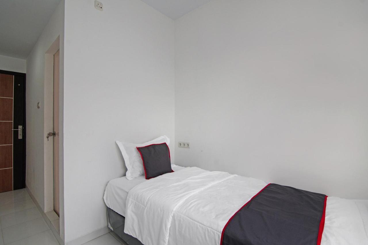Oyo 92300 Koala House Hotel Pekanbaru Luaran gambar