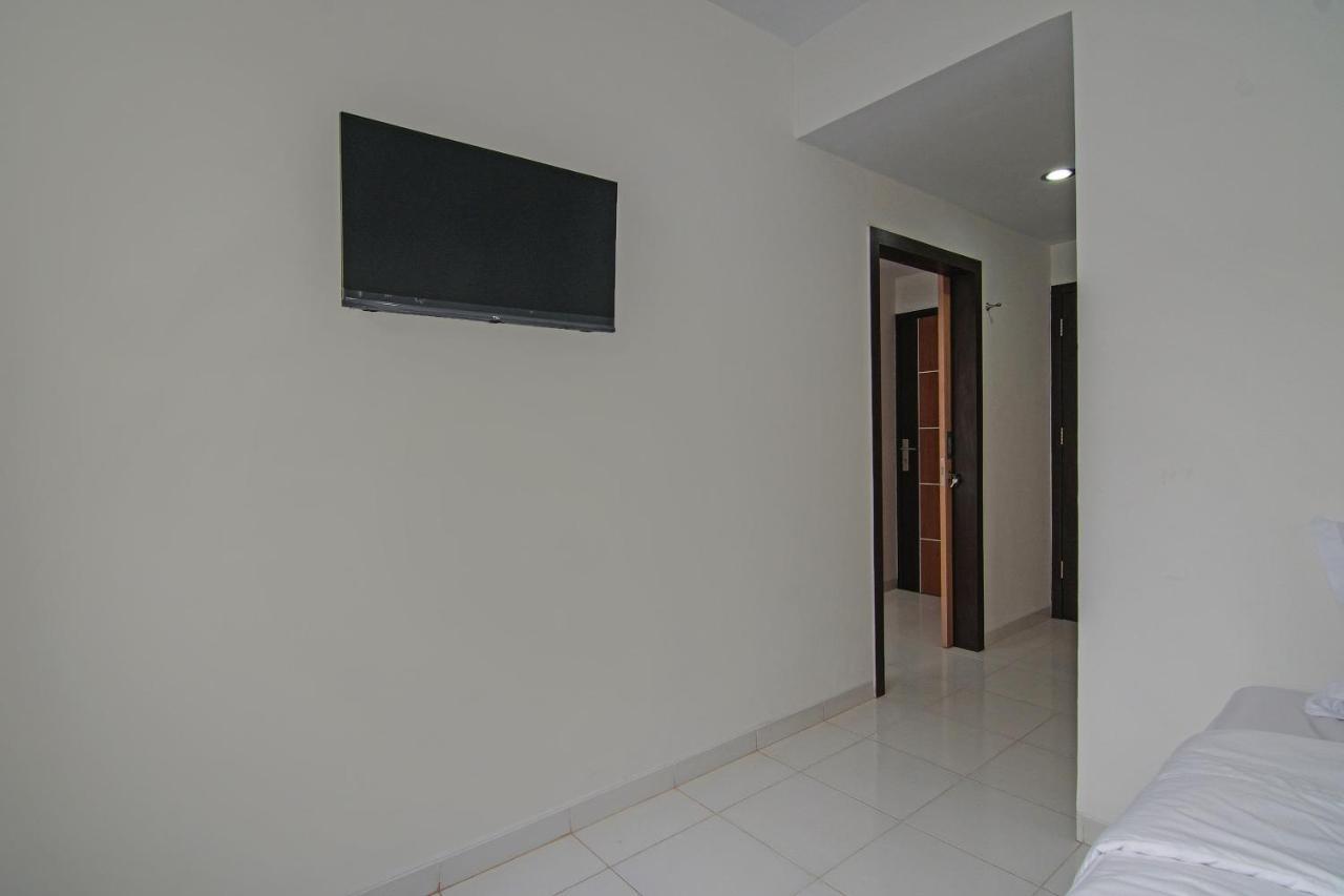 Oyo 92300 Koala House Hotel Pekanbaru Luaran gambar