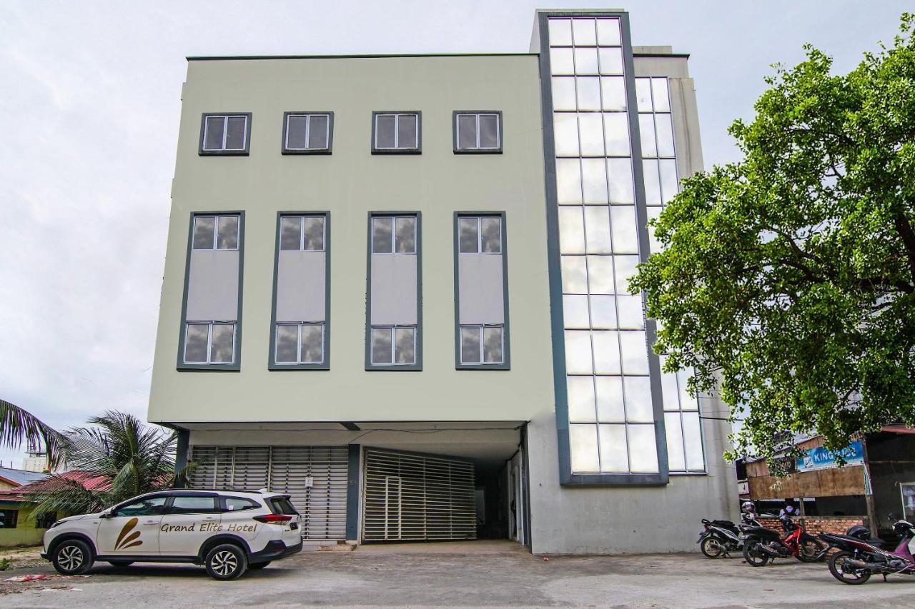 Oyo 92300 Koala House Hotel Pekanbaru Luaran gambar