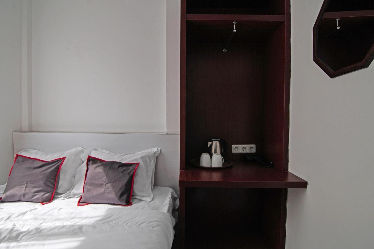 Oyo 92300 Koala House Hotel Pekanbaru Luaran gambar