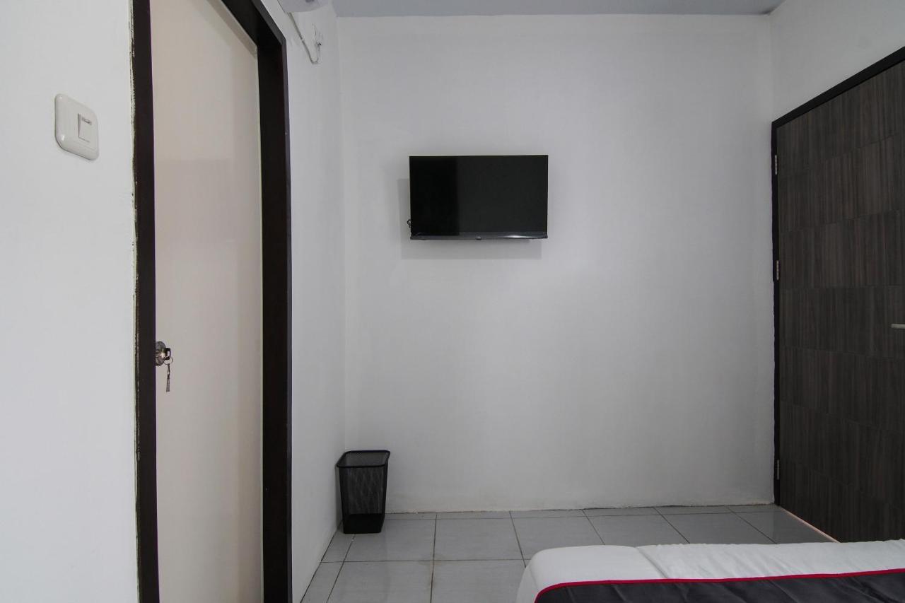 Oyo 92300 Koala House Hotel Pekanbaru Luaran gambar