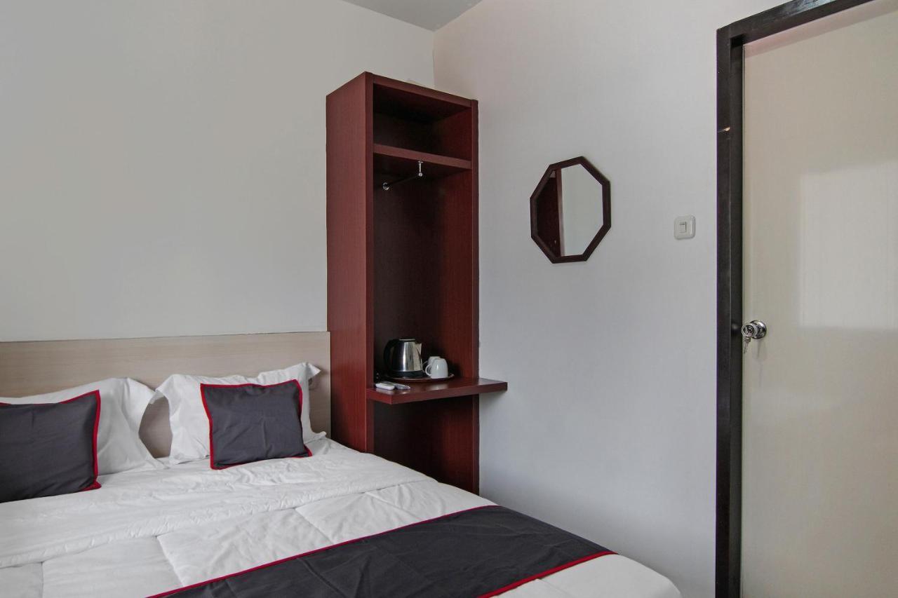 Oyo 92300 Koala House Hotel Pekanbaru Luaran gambar