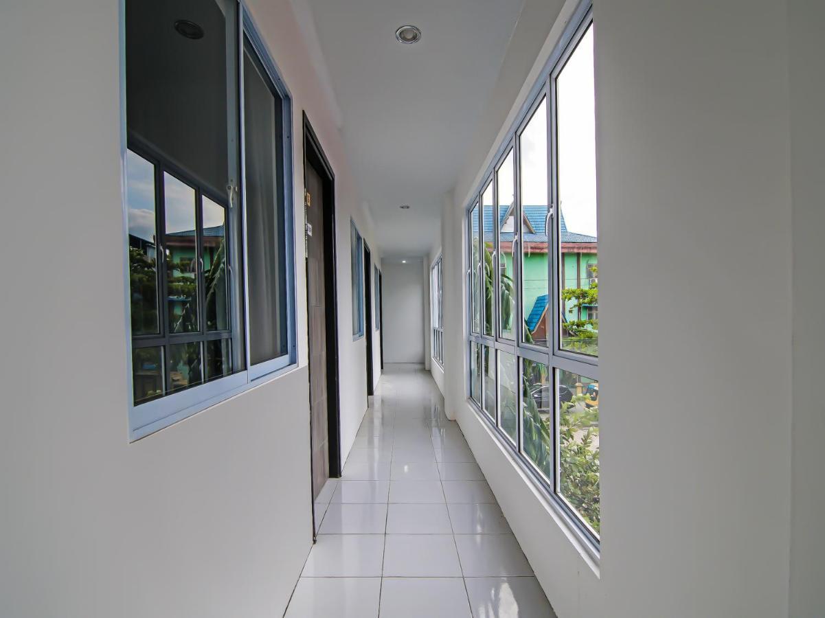 Oyo 92300 Koala House Hotel Pekanbaru Luaran gambar